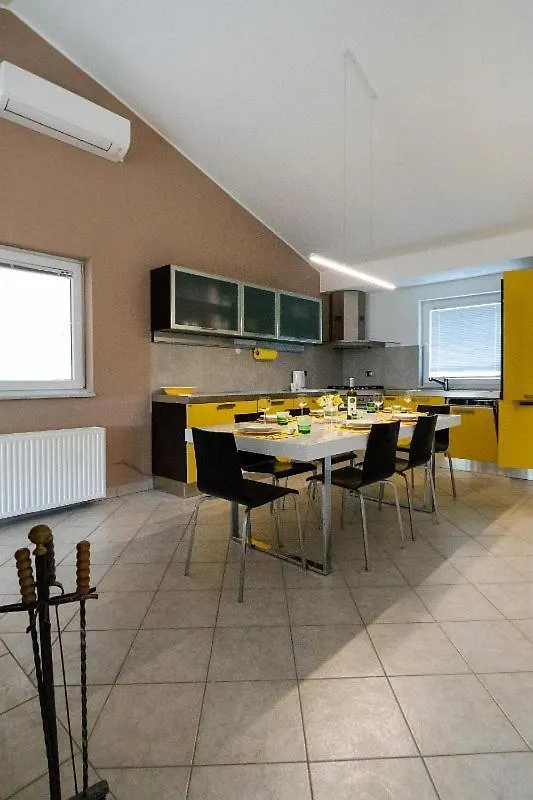 Villa Vintiana PUY 0*,